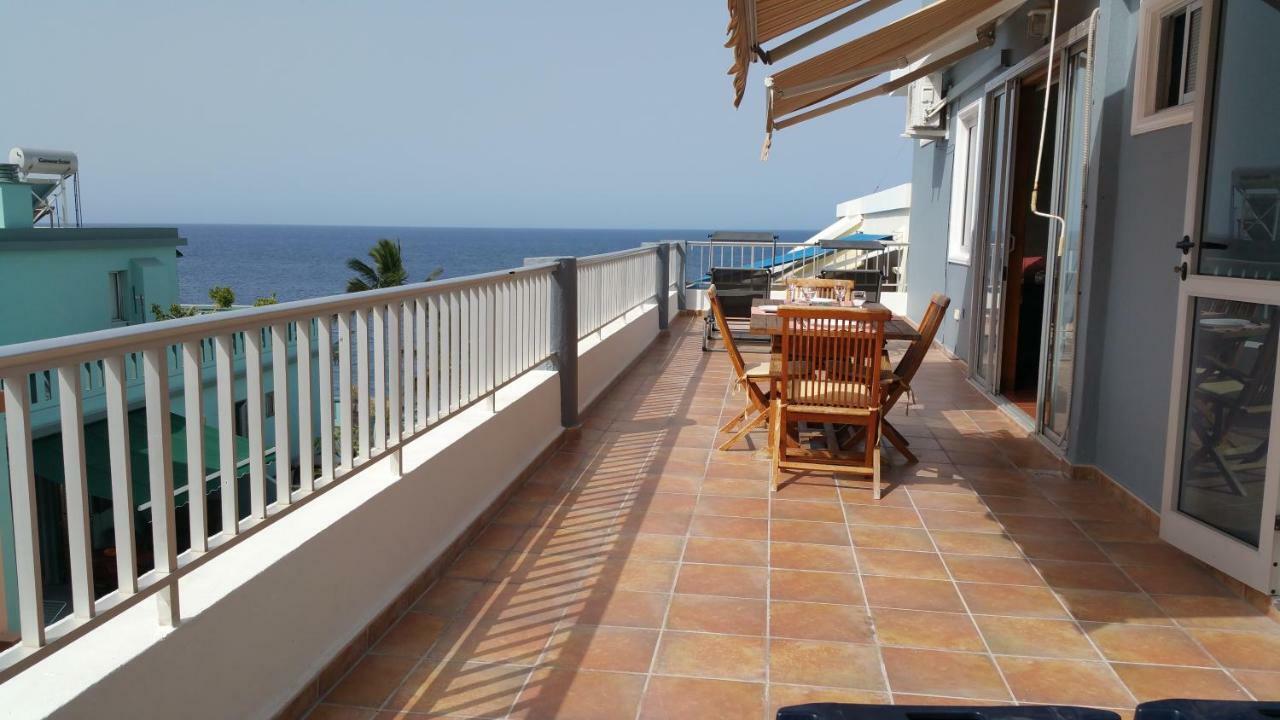Atico Con Vistas Al Mar Apartment Puerto De Naos Bagian luar foto